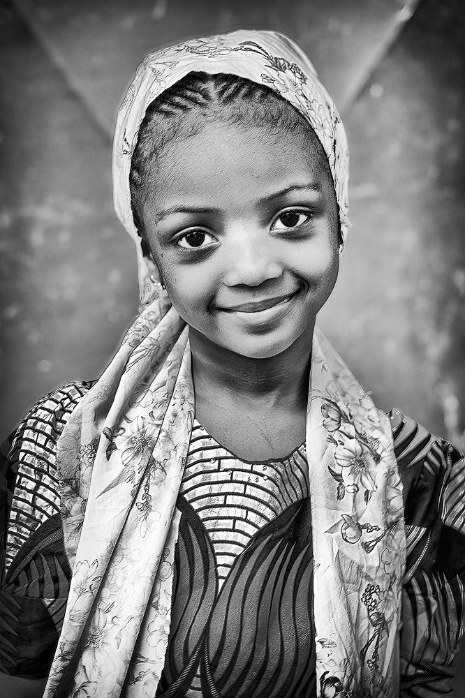 A YOUNG IRRESISTIBLE FULANI YOUNG GIRL