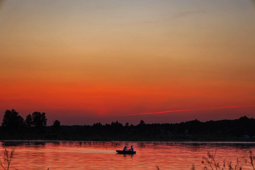 Закат на озере