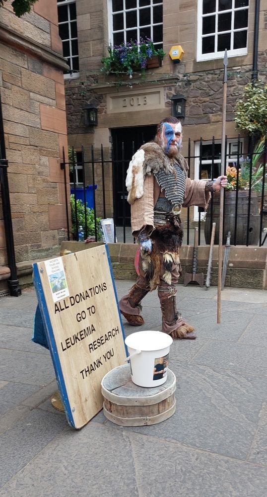 Colecta en las calles de Edimburgo