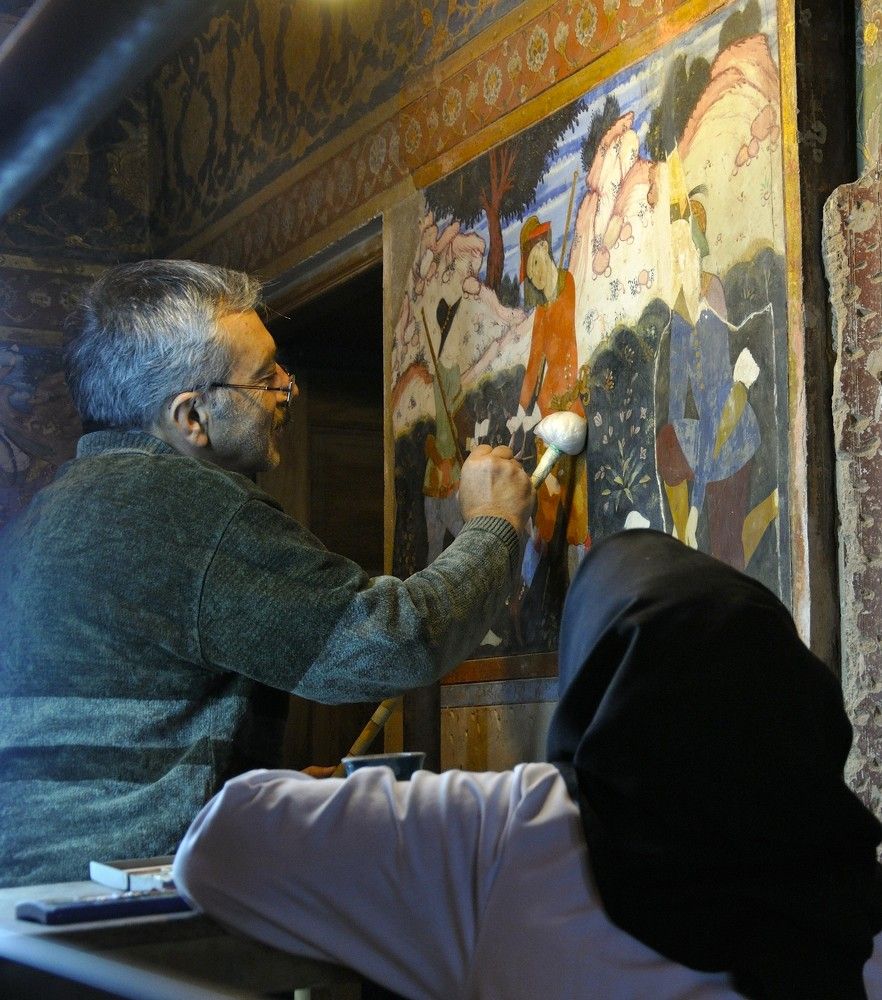 Реставратор за работой