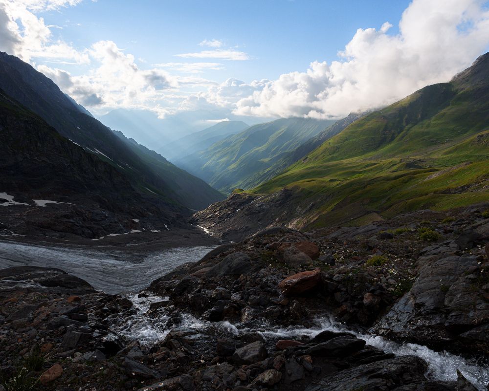 Photograph by Bogdan Kalashnikov