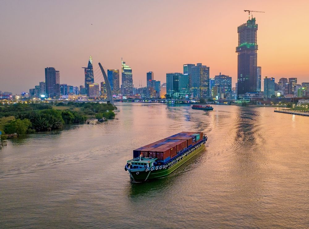 Hoàng hôn bên Thành Phố