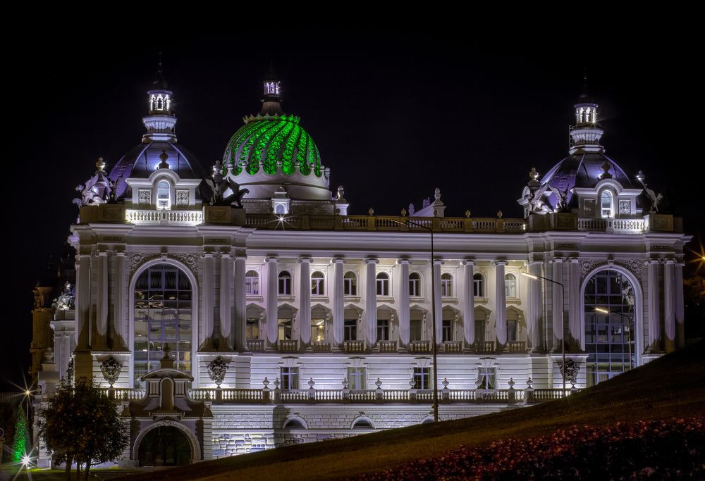 Photograph by Anton Hantov