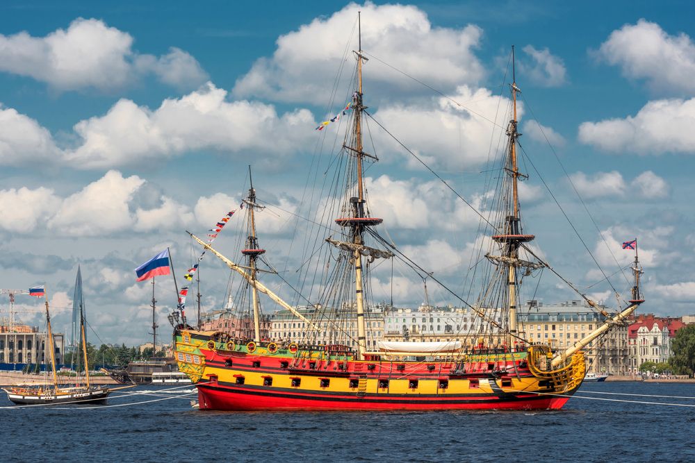 Праздничный Петербург. Парускник Полтава