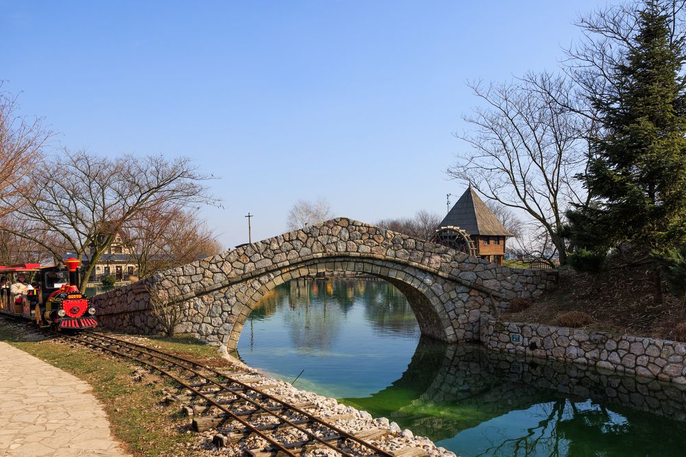 Photograph by Maxim Lip