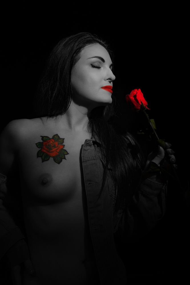 THE RED ROSE LADY