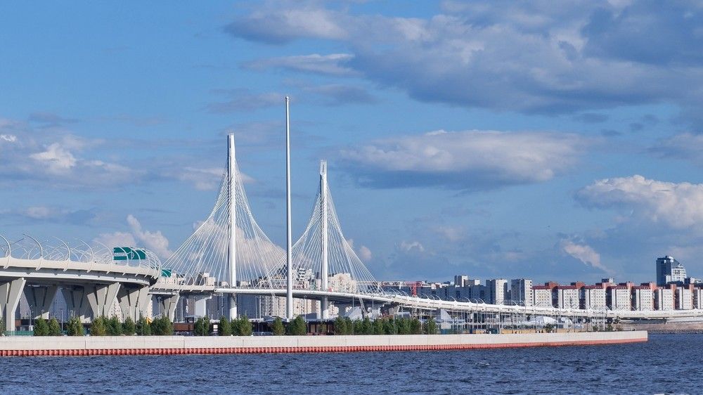 Облака над Вантовым мостом.