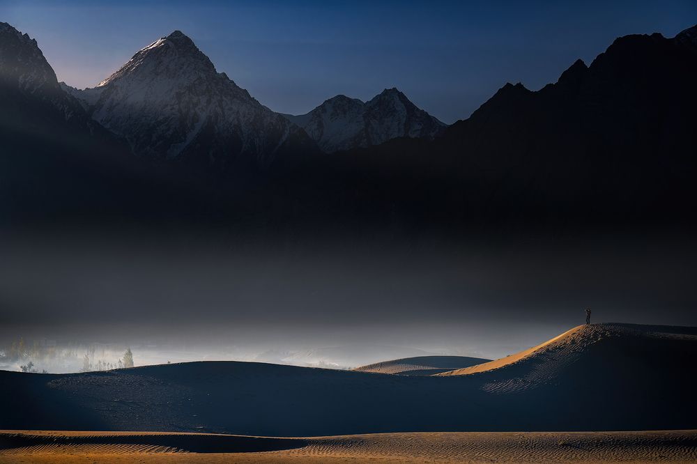 The Curves and the Karakorams