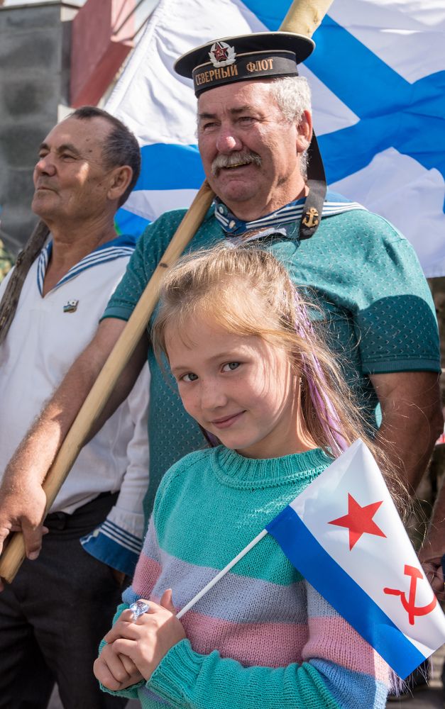 В едином строю.