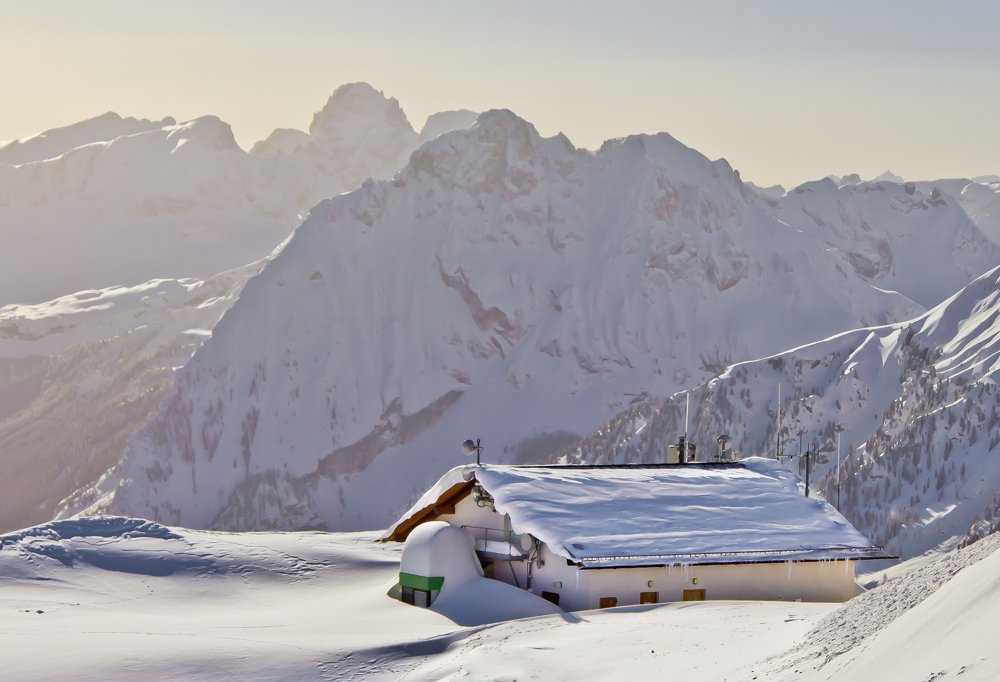 Пришла зима Альпийская.