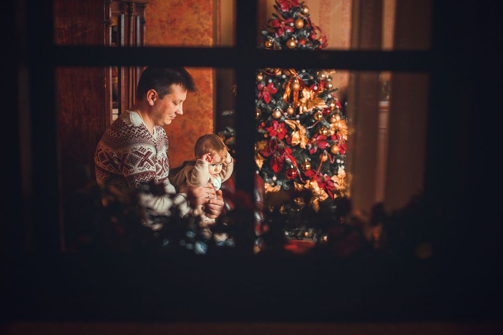 Подглядывая в окна