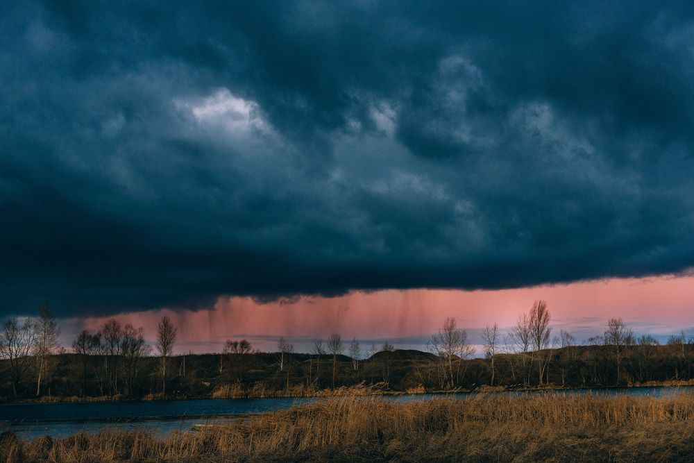 Закат сквозь дождь