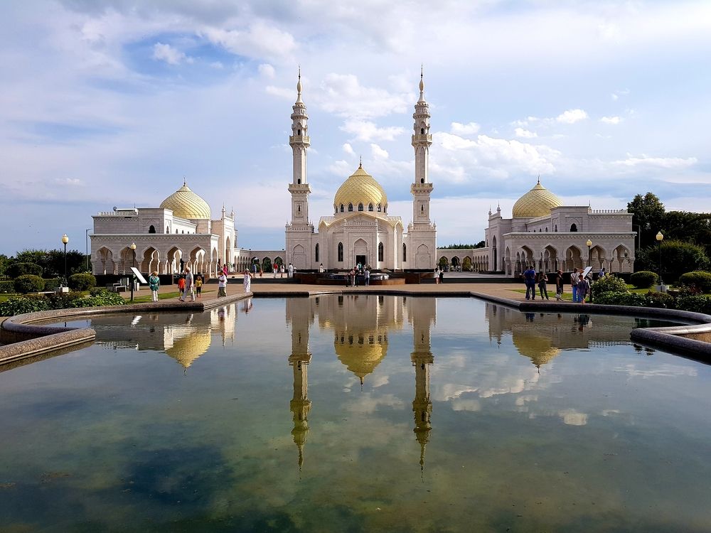 Белая мечеть.