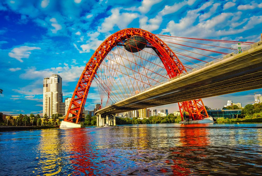 Живописный вантовый мост