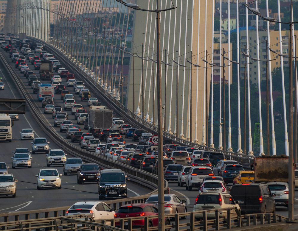 На мосту в час пик