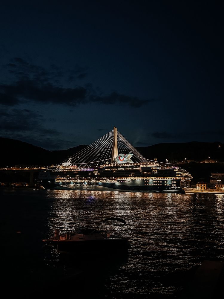 Photograph by Anna Vlasova