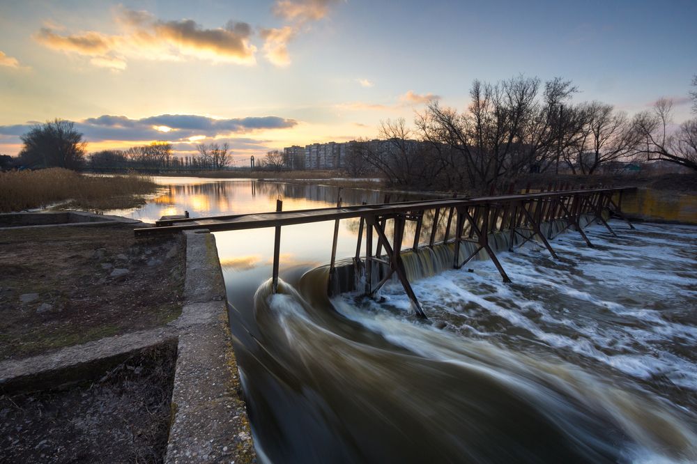 Весенняя река