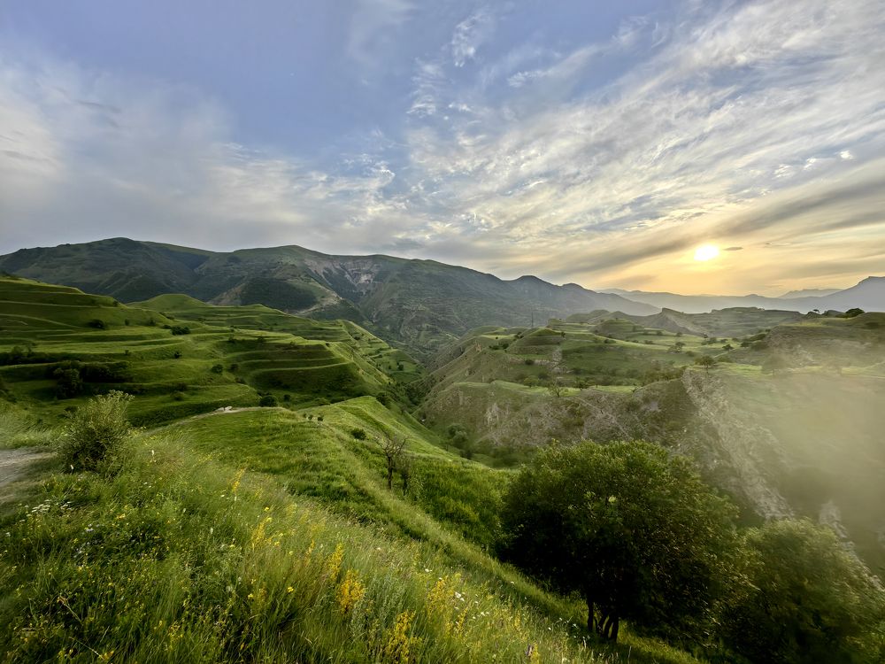 Закат в горах Прекрасен.