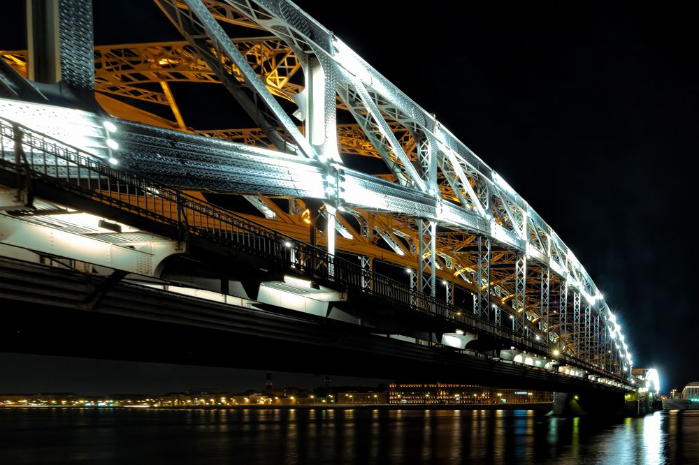 Мост через невскую ночь