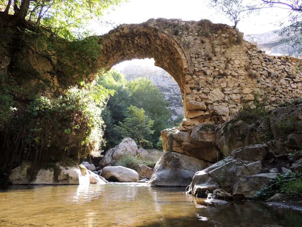 Старинный мост.