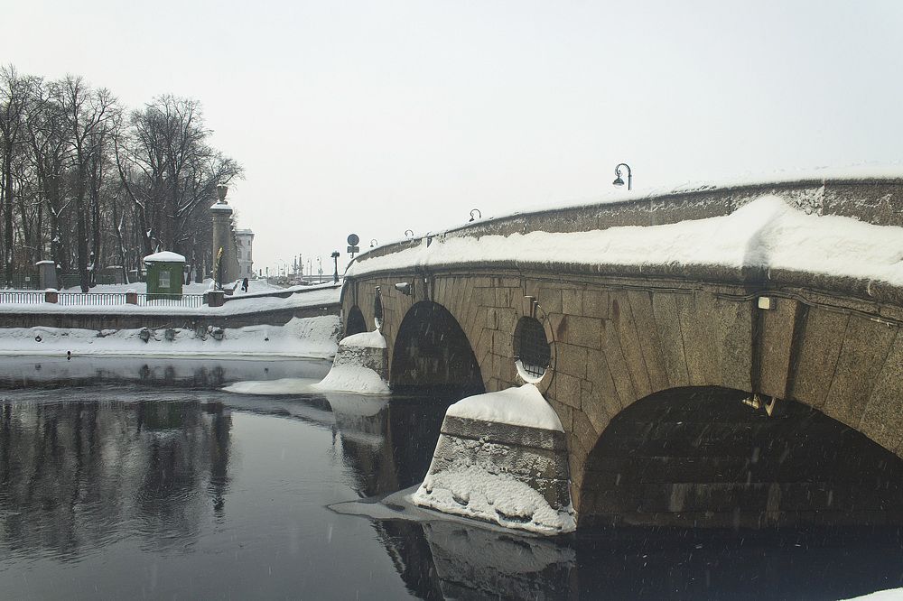 У Летнего сада зимой.