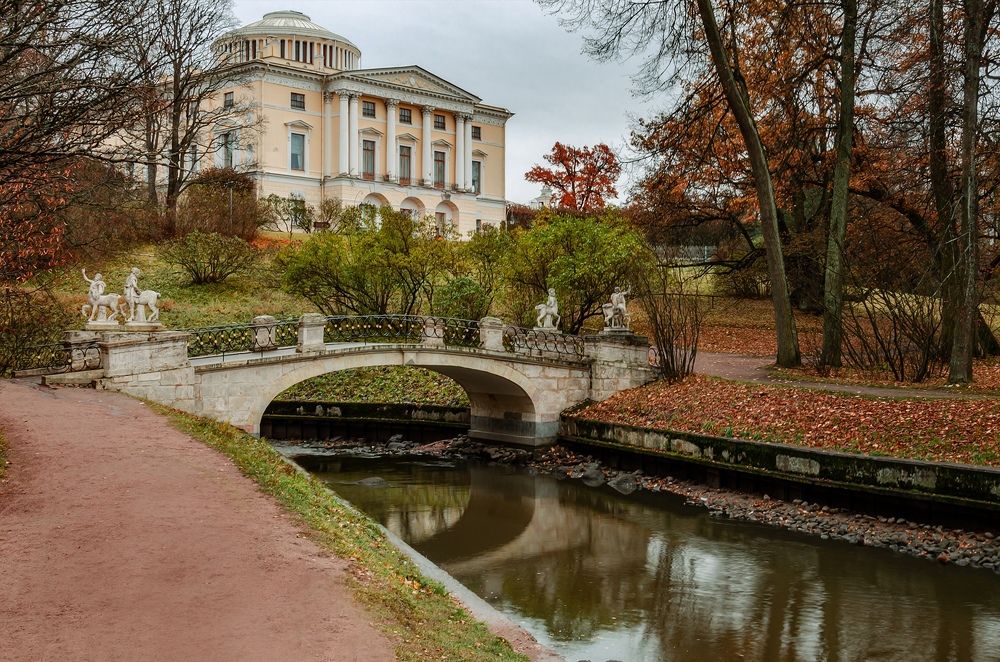 Мост Кентавров в Павловском парке
