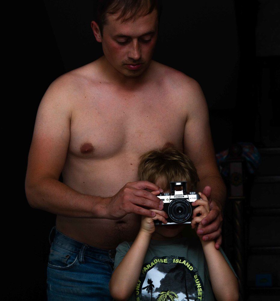 Сейчас, сынок, отсюда вылетит птичка.