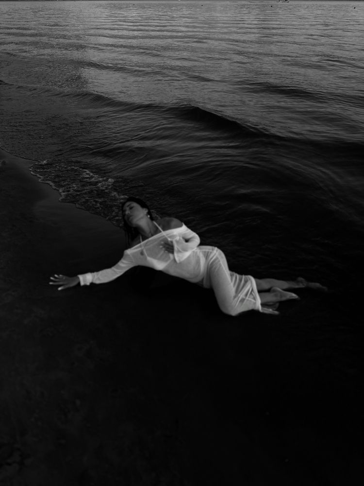 Русалка на берегу