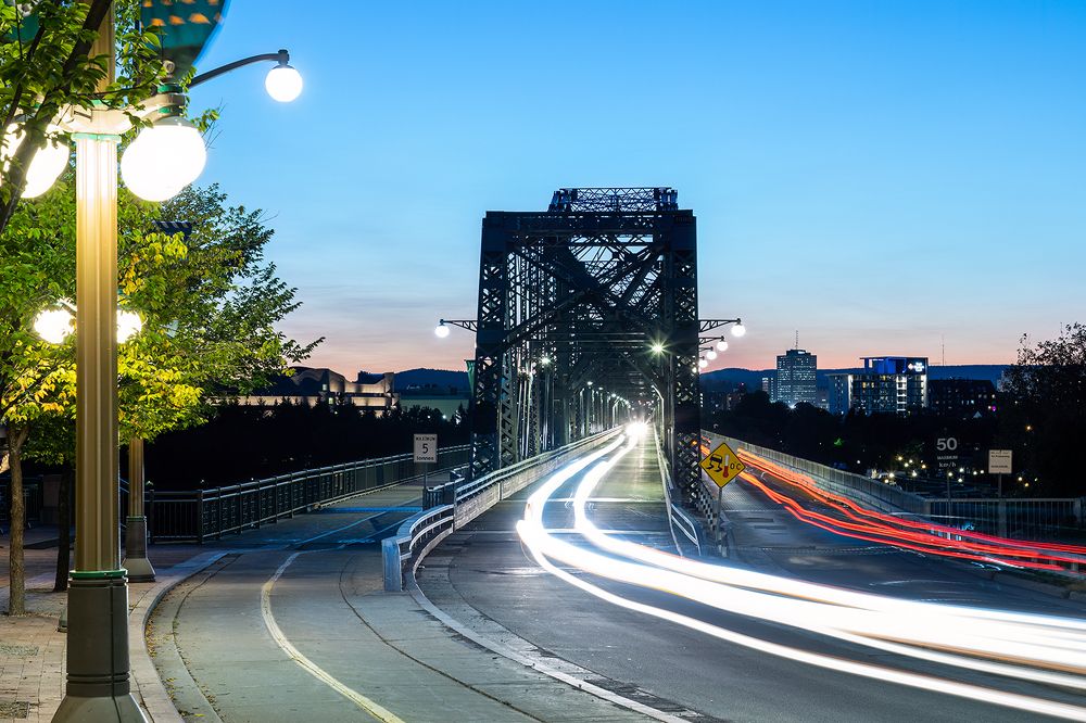 Alexandra bridge at dusk