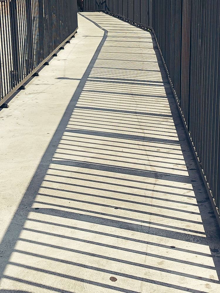 Теневая симметрия.