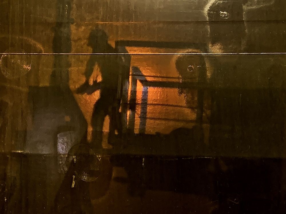 Bekerja Bersama Bayangan