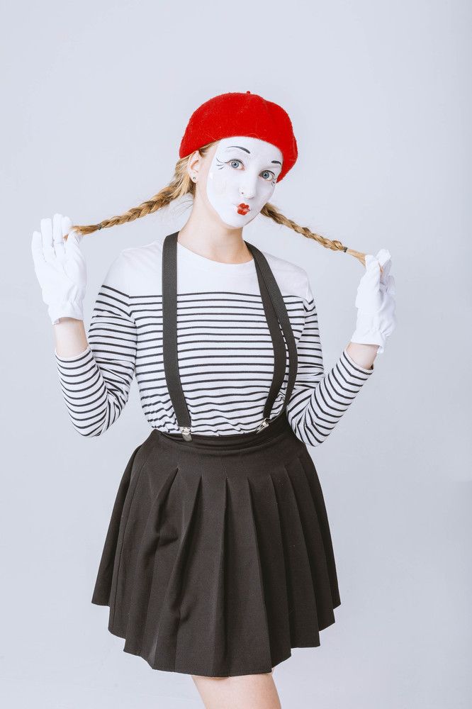 Fille MIME
