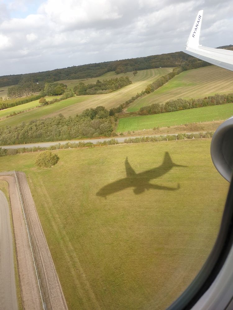 Это я там летаю над Данией