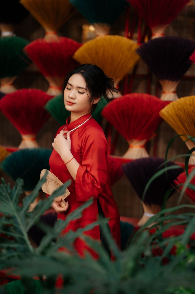 Vietnamese Women in The Ao Dai.