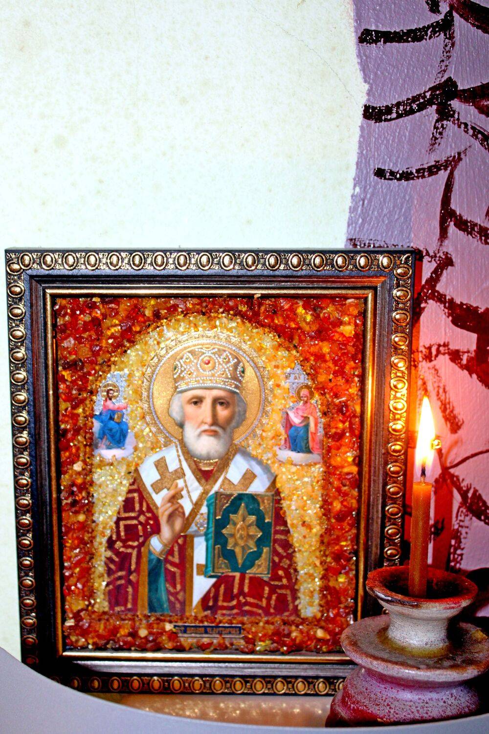 Свечка Николаю Чудотворцу.