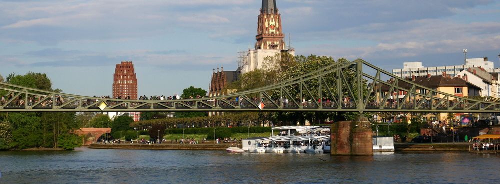 Мост во Франкфурте