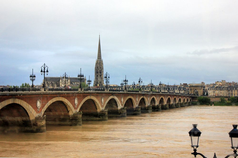 Мост через Гаронну.