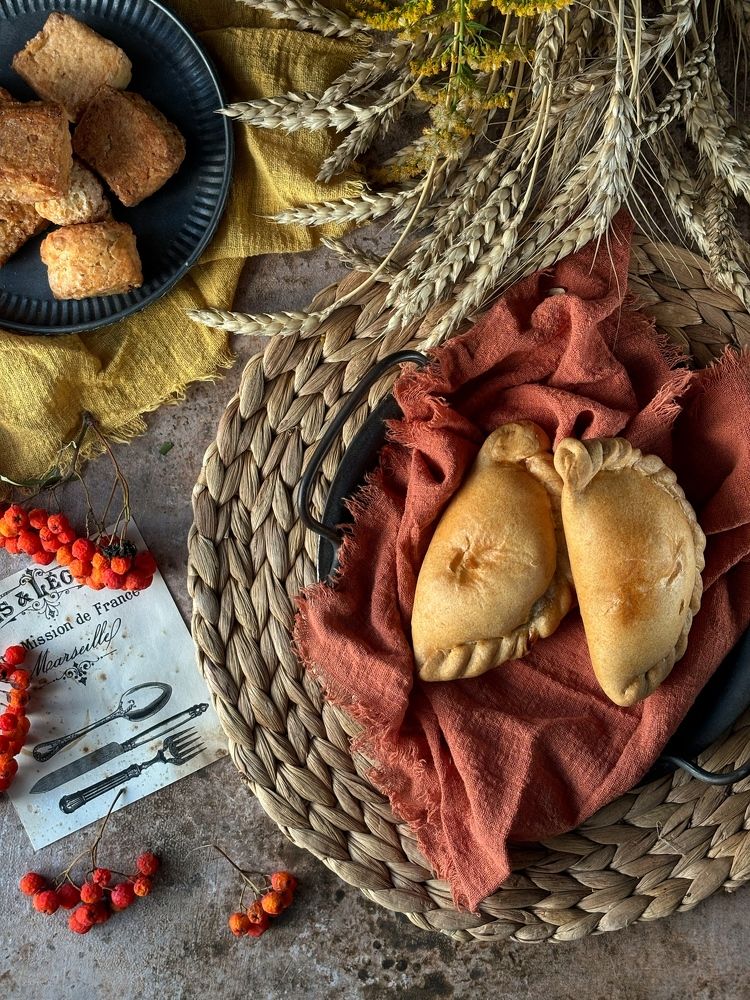 Натюрморт с колосьями и выпечкой