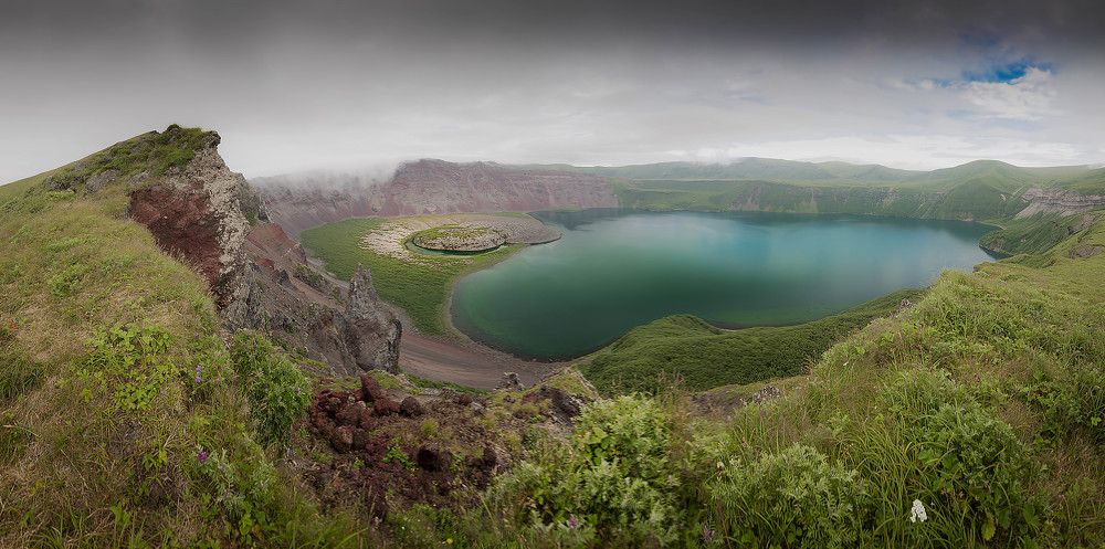 Кальдера вулкана Заварицкого, Симушир