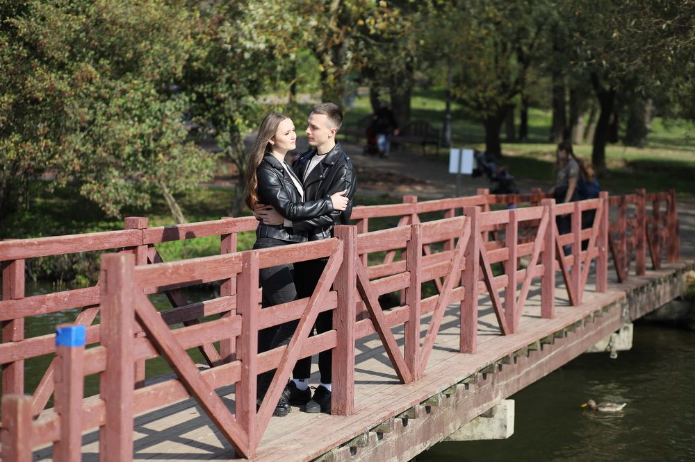 встреча на мосту