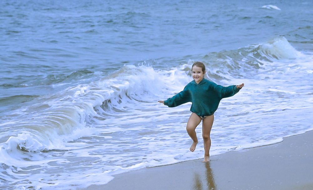 Девочка и море