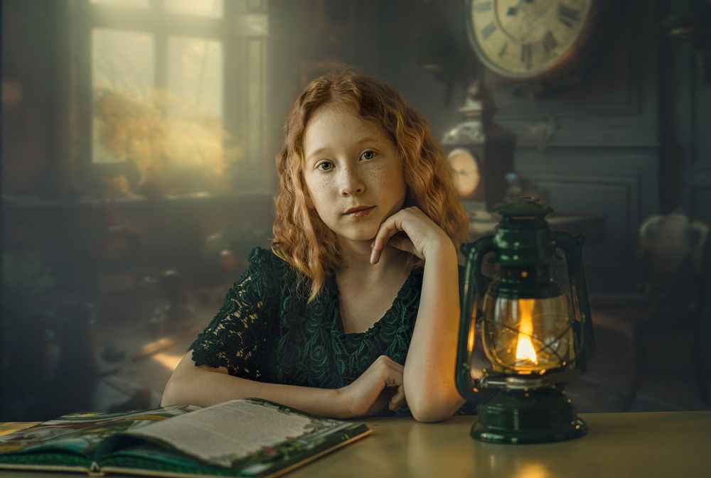 Девочка с книгой