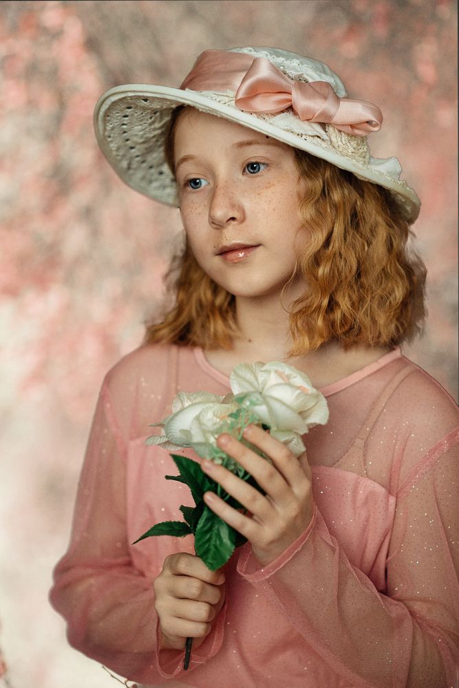 Девочка с цветами