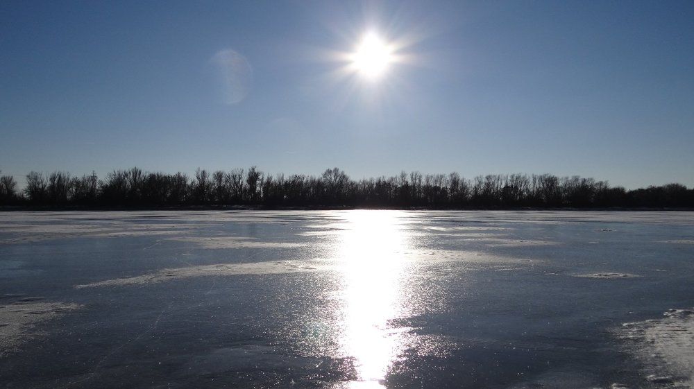 Мороз и солнце; день чудесный!