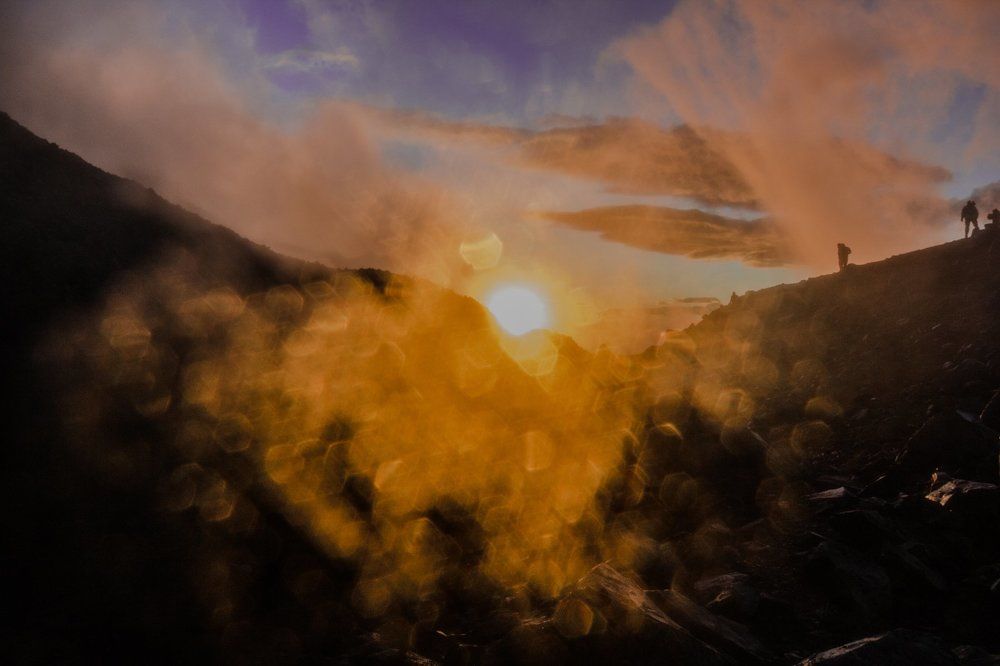 Waiting the first sun light.