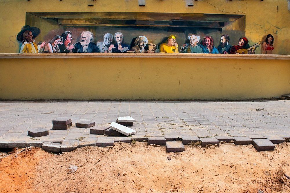 Заседание продолжается.