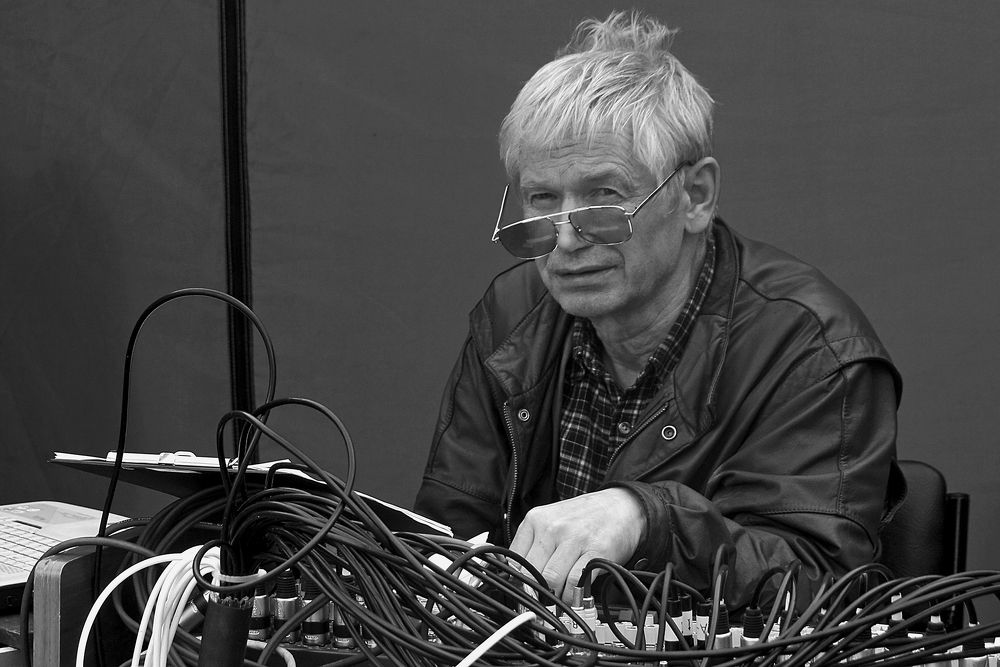 За пультом управления