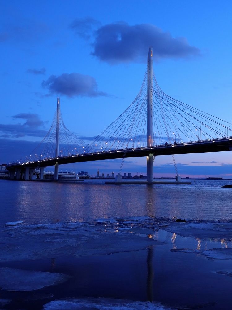 Вечер над Невой (evening over the Neva River)