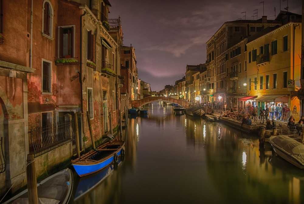 Photograph by Pavel Bernshtam