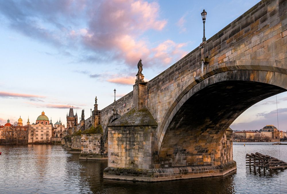 Карлов мост на рассвете
